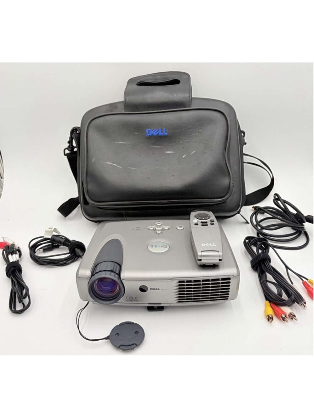 DELL 3200MP DLP PROJECTOR w Remote Case Cables Tested Working VGA S-Video